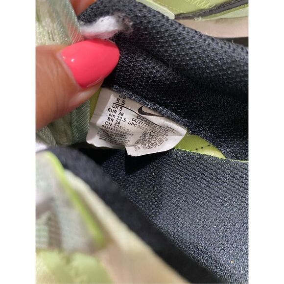 Nike Air Max Pre-Day Liquid Lime Size 5.5 - Picture 7 of 8